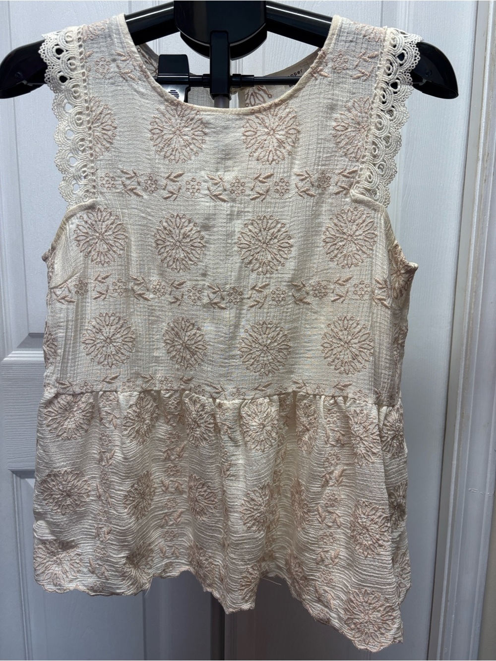Blu Pepper Cream with Tan Embroidery Crochet Lace-Trim Sleeveless Top Medium